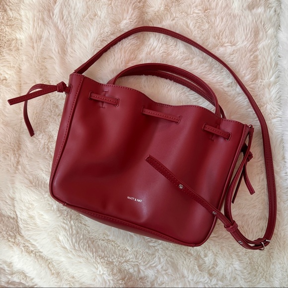 Matt & Nat Vegan Leather Crossbody Bucket Bag Purse Personal Destash - Picture 5 of 10
